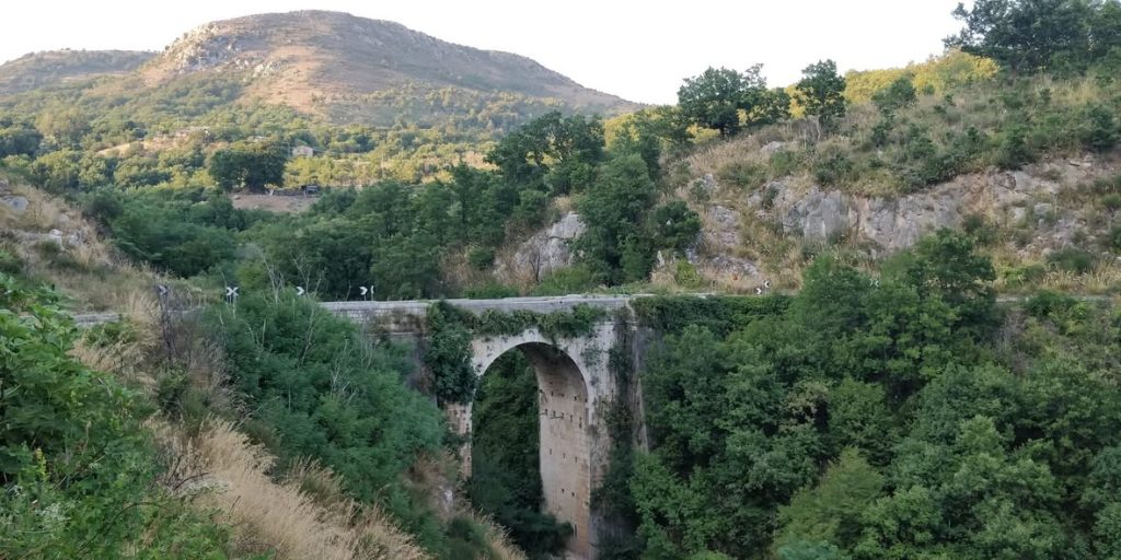 Il Ponte delle Streghe (o delle Janare) a San Lupo